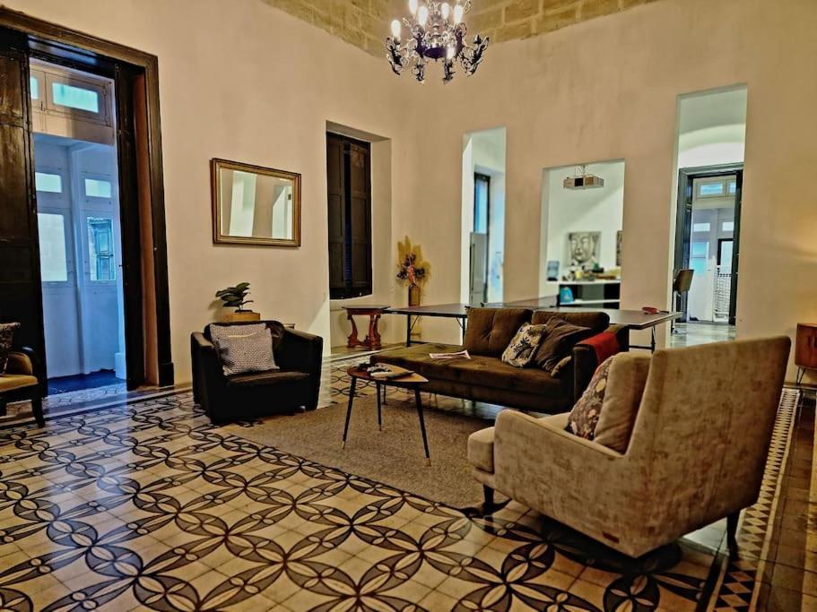 Grand House Of Character Valletta อิล-เฟอร์ยานา ภายนอก รูปภาพ
